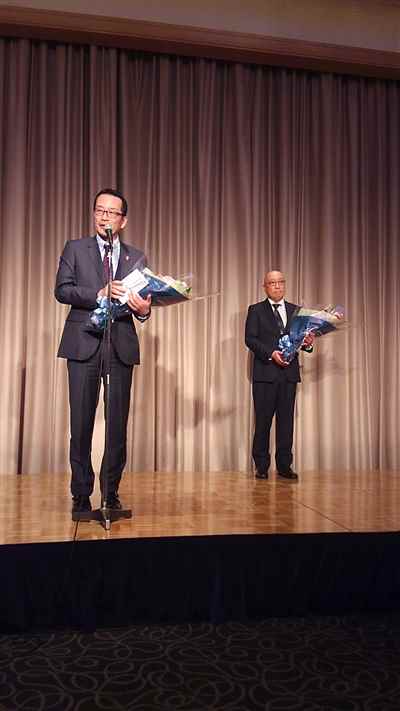 松山市役所東高校会退職者お祝い1